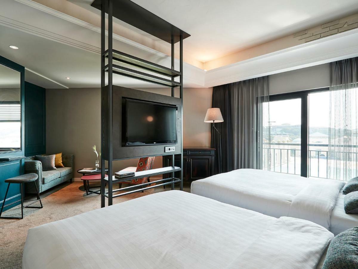 The Suites Hotel Jeju Seogwipo Ngoại thất bức ảnh